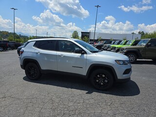 2025 Jeep Compass LATITUDE 4X4 Sport Utility