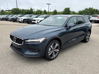2026 Volvo V60 Cross Country B5 Plus Wagon